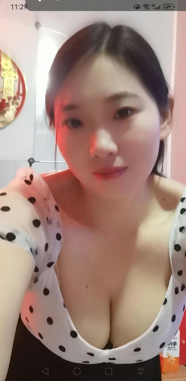 刚下飞机，真人照片