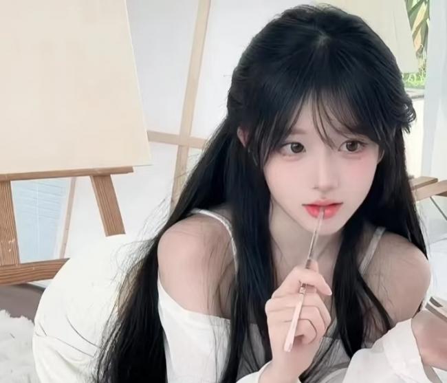 20岁姐妹私家火辣双飞